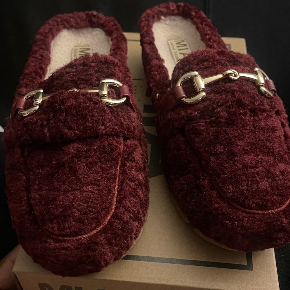 MIA Cocoa Faux Shearling Slipper (Women)Size 10 W/ Dustbag Burgundy Wine Color